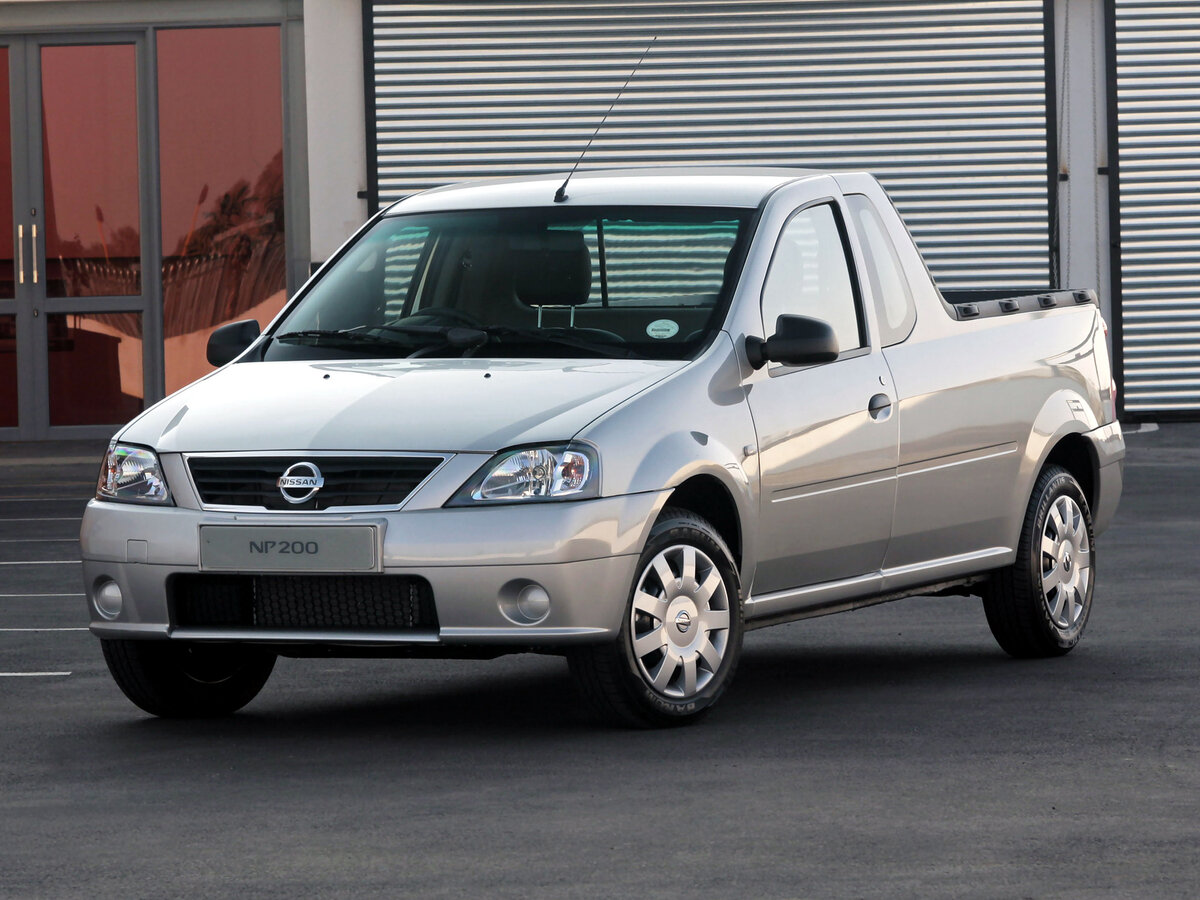 В далёком 1999 году компания Nissan заручилась стратегической поддержкой французского бренда Renault, в результате чего образовался альянс Рено-Ниссан, который по праву может считаться одним из успешнейших союзов за всю историю автомобилестроения. 
Одним из результатов сотрудничества между компаниями стал пикап Nissan NP200, являющий собой глубоко модернизированную версию Logan-пикапа.


