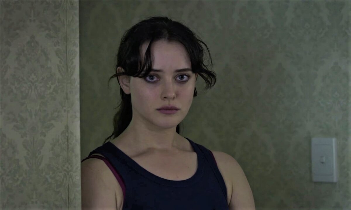 Скриншот из сериала "Savage River".