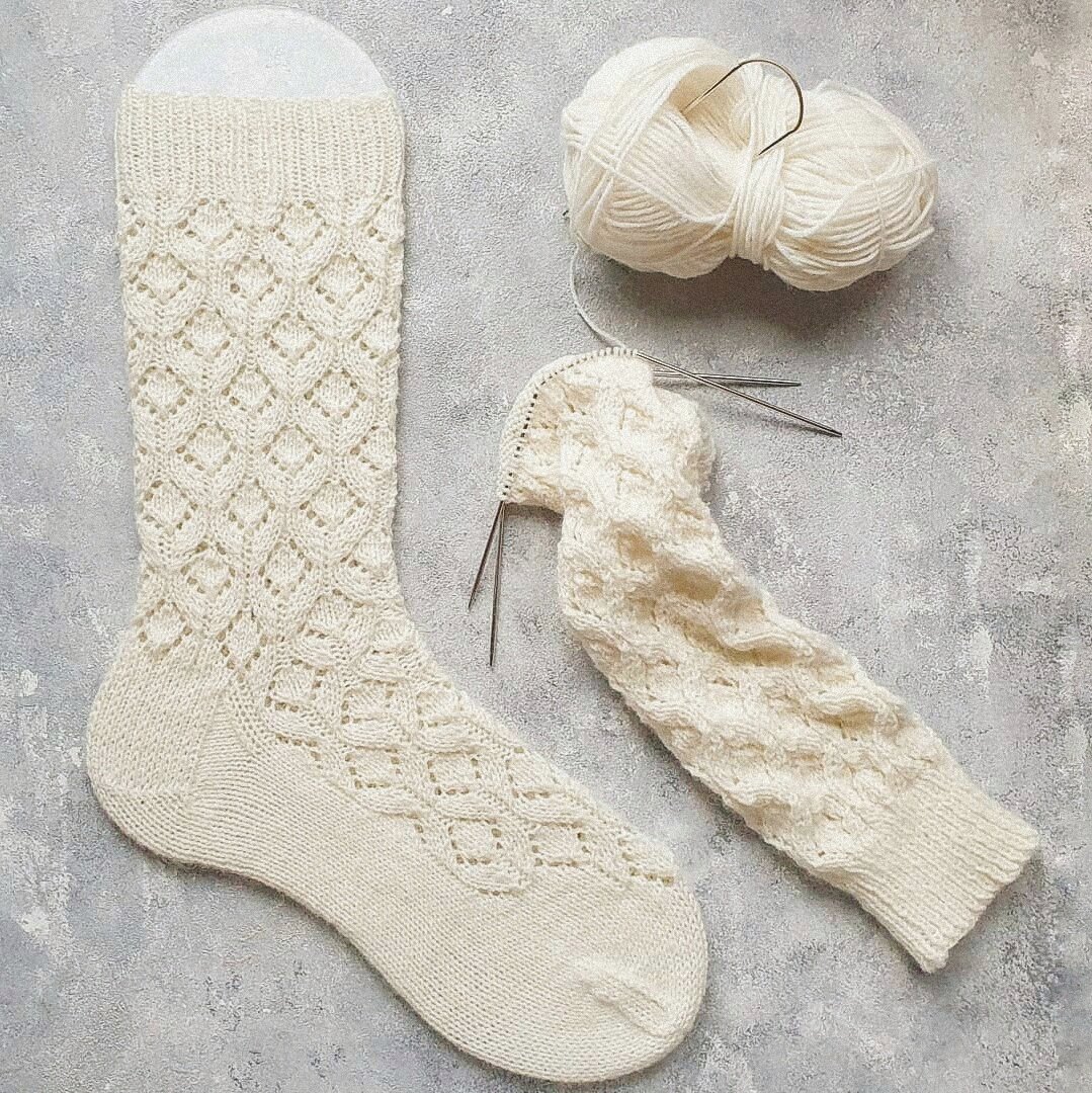 Идеи вязания носков с косами на спицах