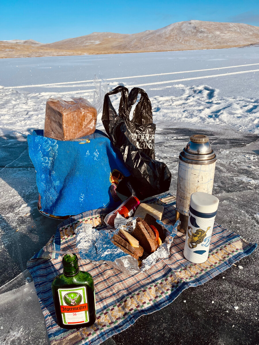 Пикник на обочине озера 🧺