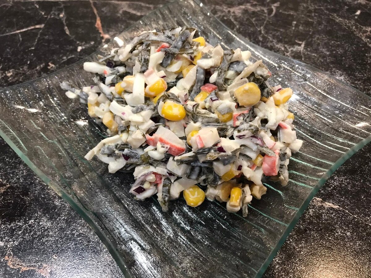 Салат из морской капусты с огурцом и крабовыми палочками – пошаговый рецепт приготовления с фото