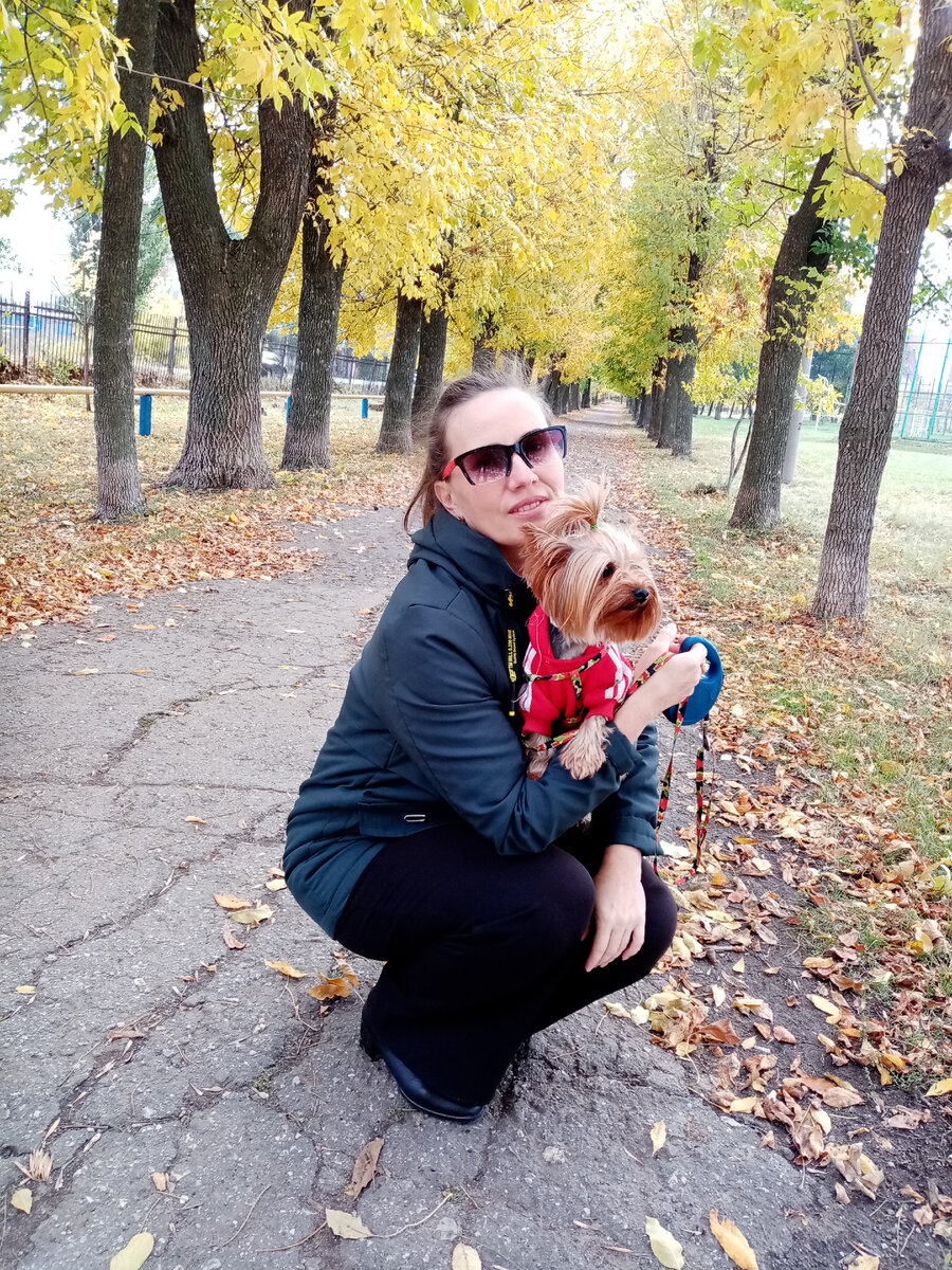 Не люблю, когда животных называют человеческими именами. Но такого купили... У меня сын Степан и собака Семён. У приятельницы сыновья Степан и Семён. 