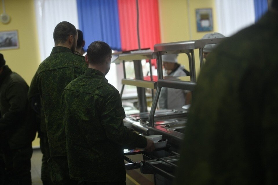     Если военный находится в больнице из-за ранения, то срок отсрочки продлевается. Алексей БУЛАТОВ