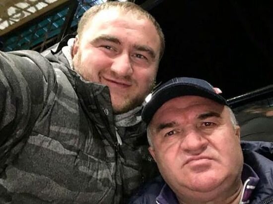     Отец и сын Арашуковы. Фото из их личного архива