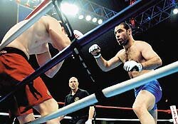 В 2012 году россиянин Хабиб Нурмагомедов подписал контракт с UFC, сильнейшей лигой MMA в мире.-9