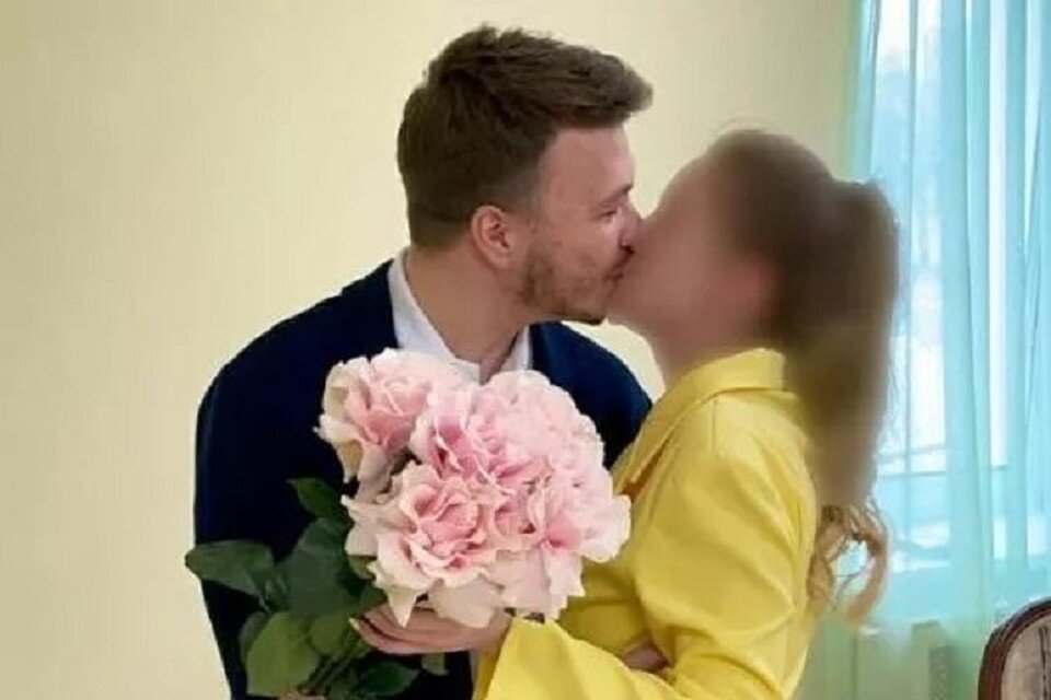     Роман Протасевич женился на девушке, которую знает давно и которая его поддержала. Фото:Telegram / Sprava