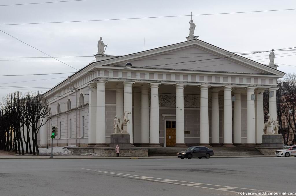 Санкт-Петербург, Конногвардейский манеж