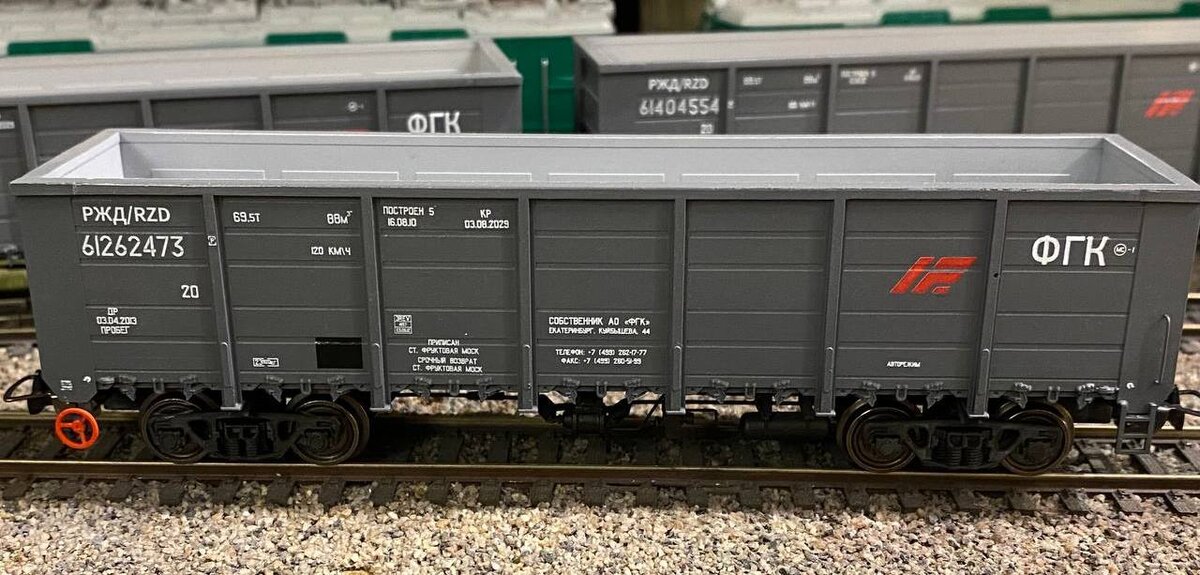 Модель полувагона, выполненная из набора от Karelian Models. Фото rail38