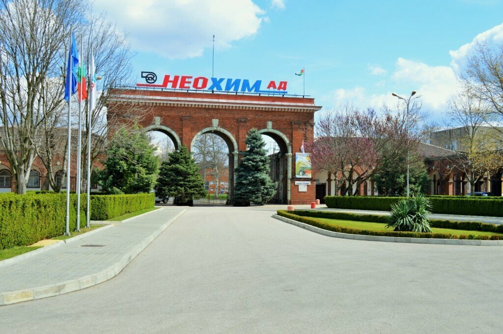 Современность. Главный вход.