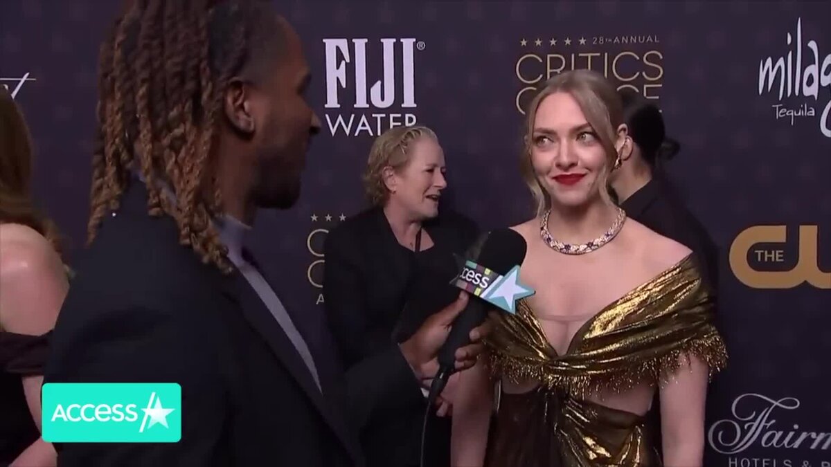    Аманда Сайфред в том самом платье от Dior на премии Critics Choice Awards Видео: YouTube