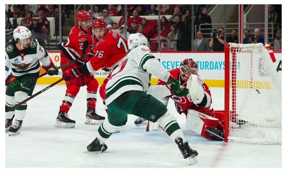    Кирилл Капризов выбил сотню в НХЛ. Фото: Reuters