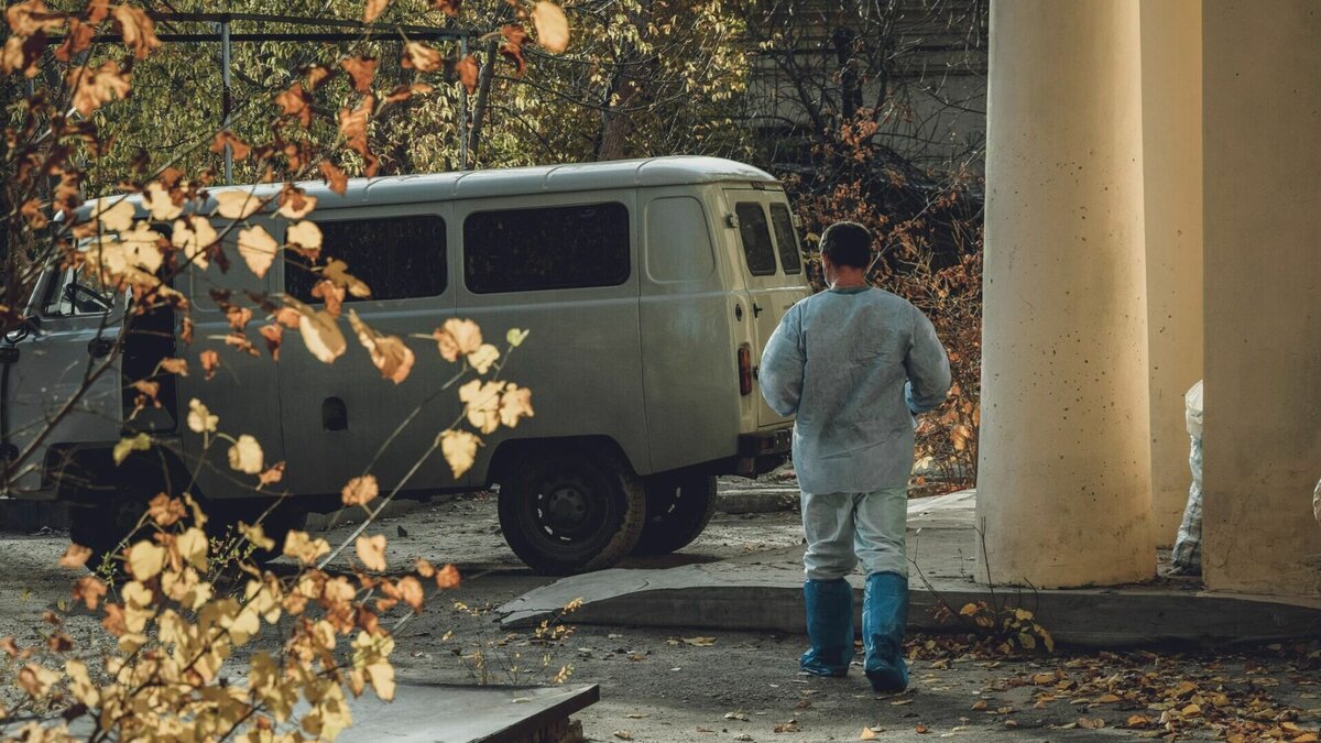     Экс-заведующего Бюро судебно-медицинской экспертизы подозревают в присвоении и растрате.