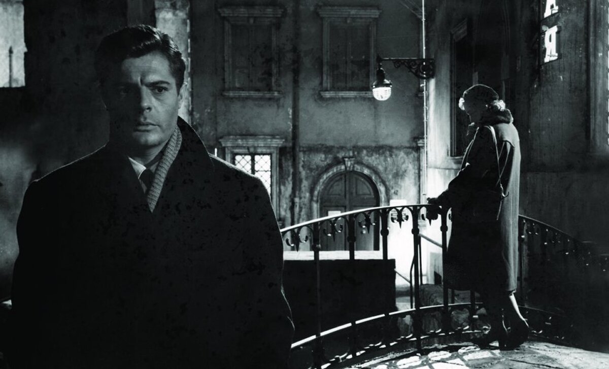 Кадр из фильма "Белые ночи" (1957)