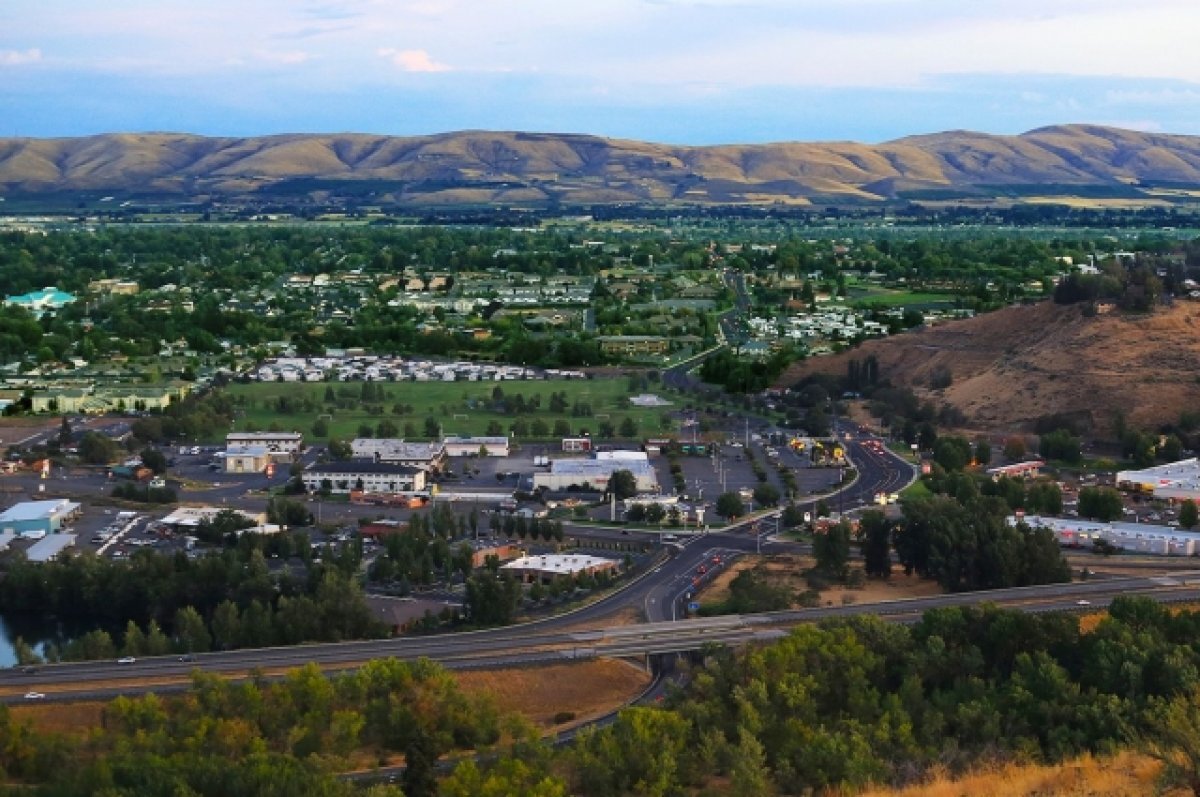    Вооруженный мужчина застрелил троих человек в американском городе Якима