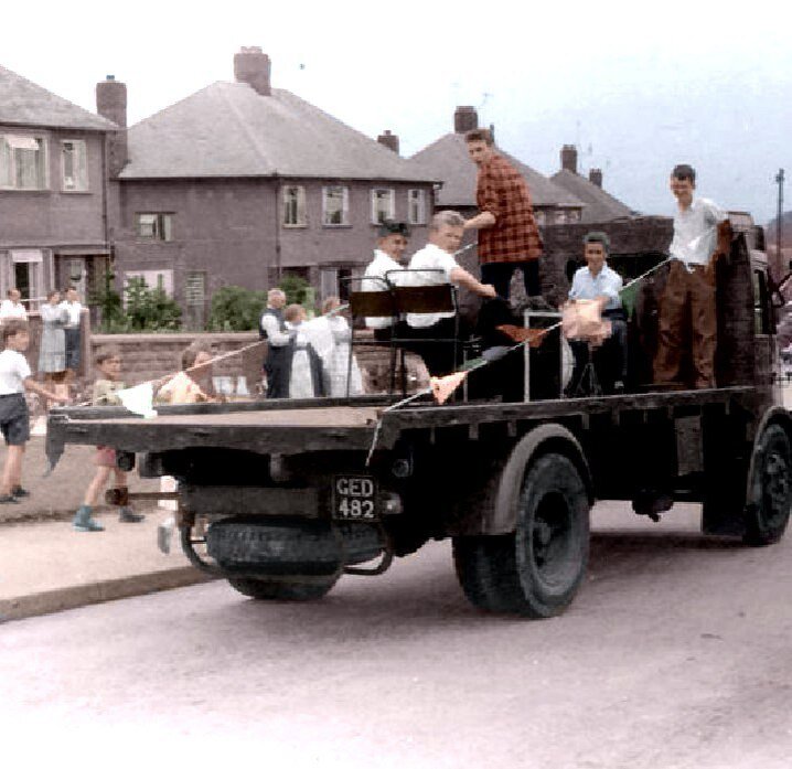 The Quarrymen 6 июля 1957 года (раскрашено нейросетью). Из открытых источников