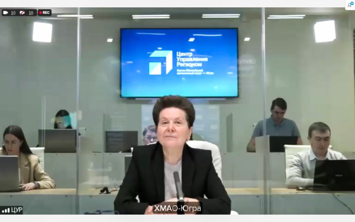    Рассказываем, о чем говорили губернатор и жители Югры в прямом эфире на тему образования