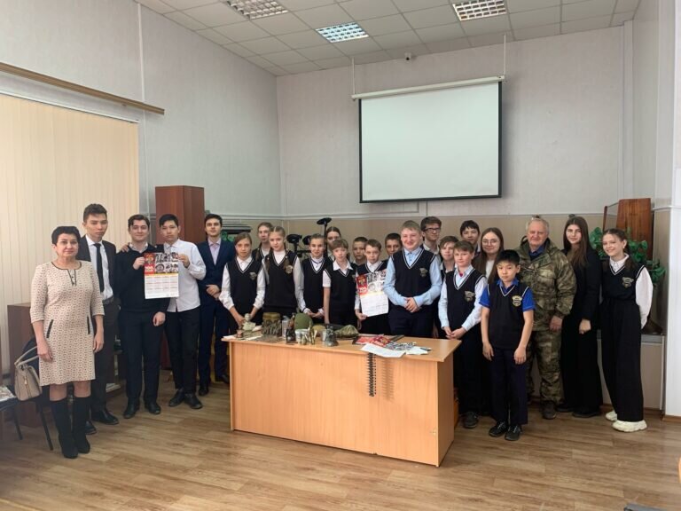    Участник спецоперации Владимир Новиков встретился со школьниками Октябрьской школы Кристина Просвиркина