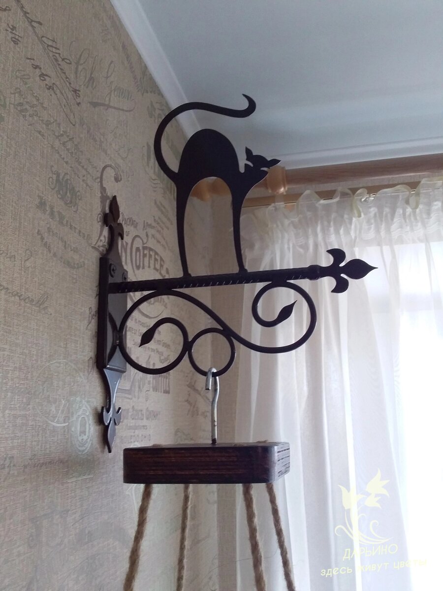 Котик из металла, но как живой! 