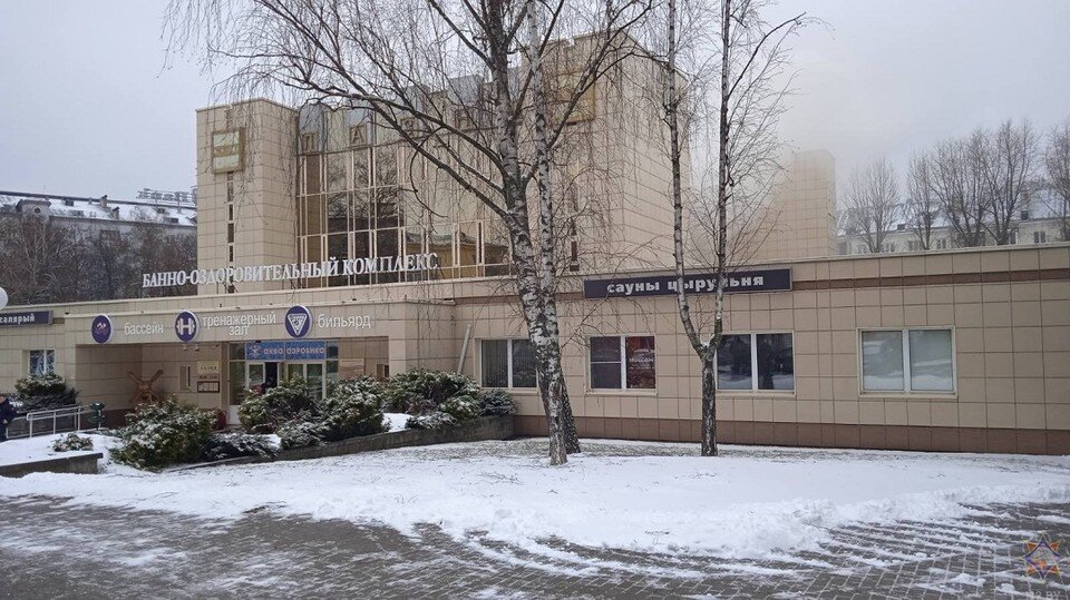     Фасад бани не пострадал. Фото: МЧС