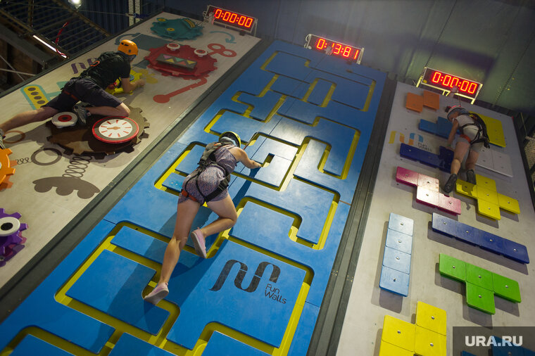    Девочка упала с 10-метровой высоты