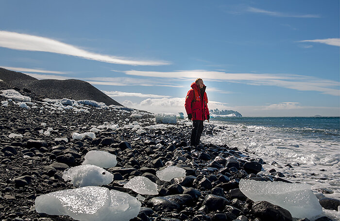    Lotus Communications/ТАСС