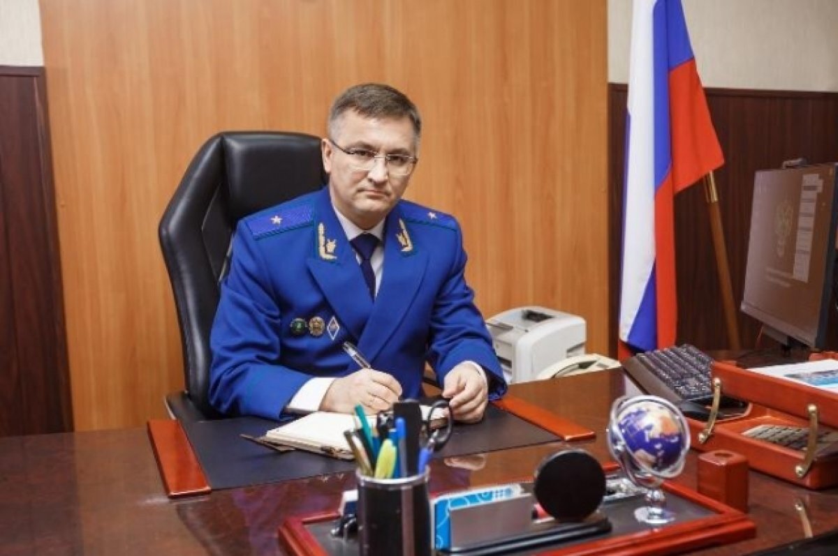    Прокурор Оренбуржья проведет прием жителей Ясного и Домбаровского.