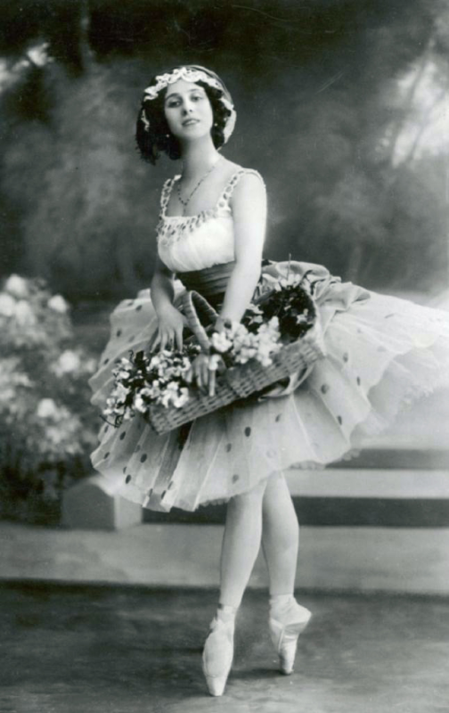 Сбалансированная девушка. Могла бы научить империю не падать. К вопросу о боевых подругах. 