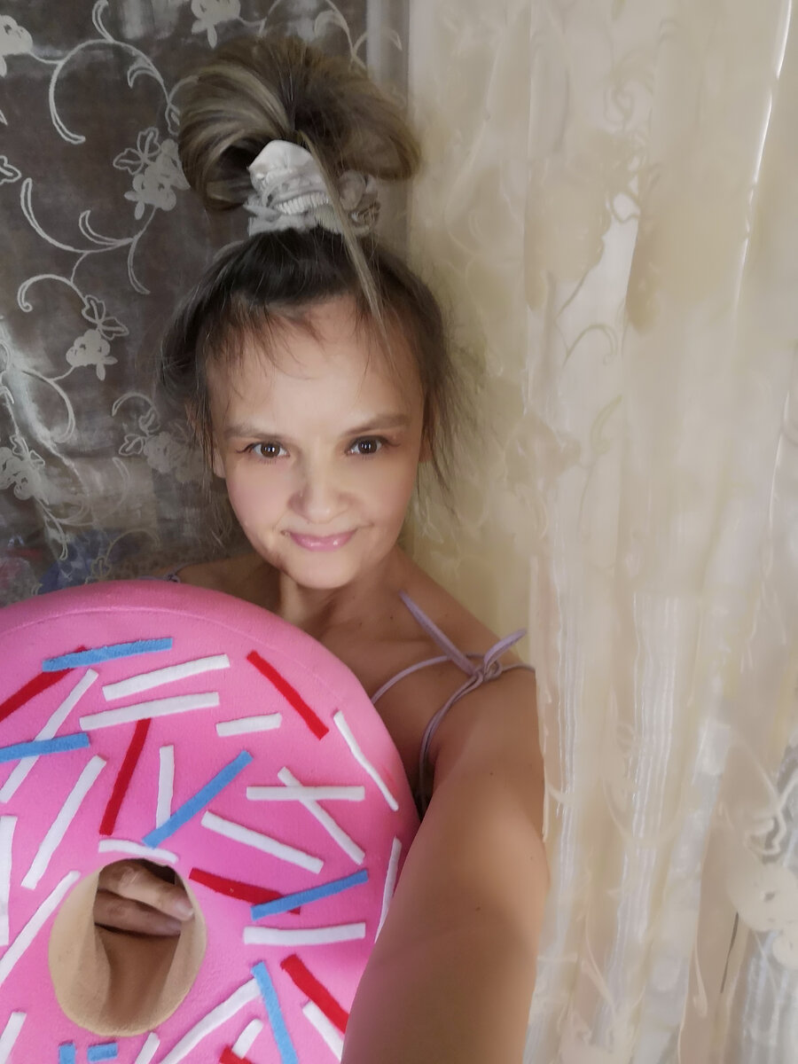 Пончики тоже оценили. Последний Пончик, купленный на Авито , доехал и Елена написала положительный отзыв. Ей очень понравился Поня.)