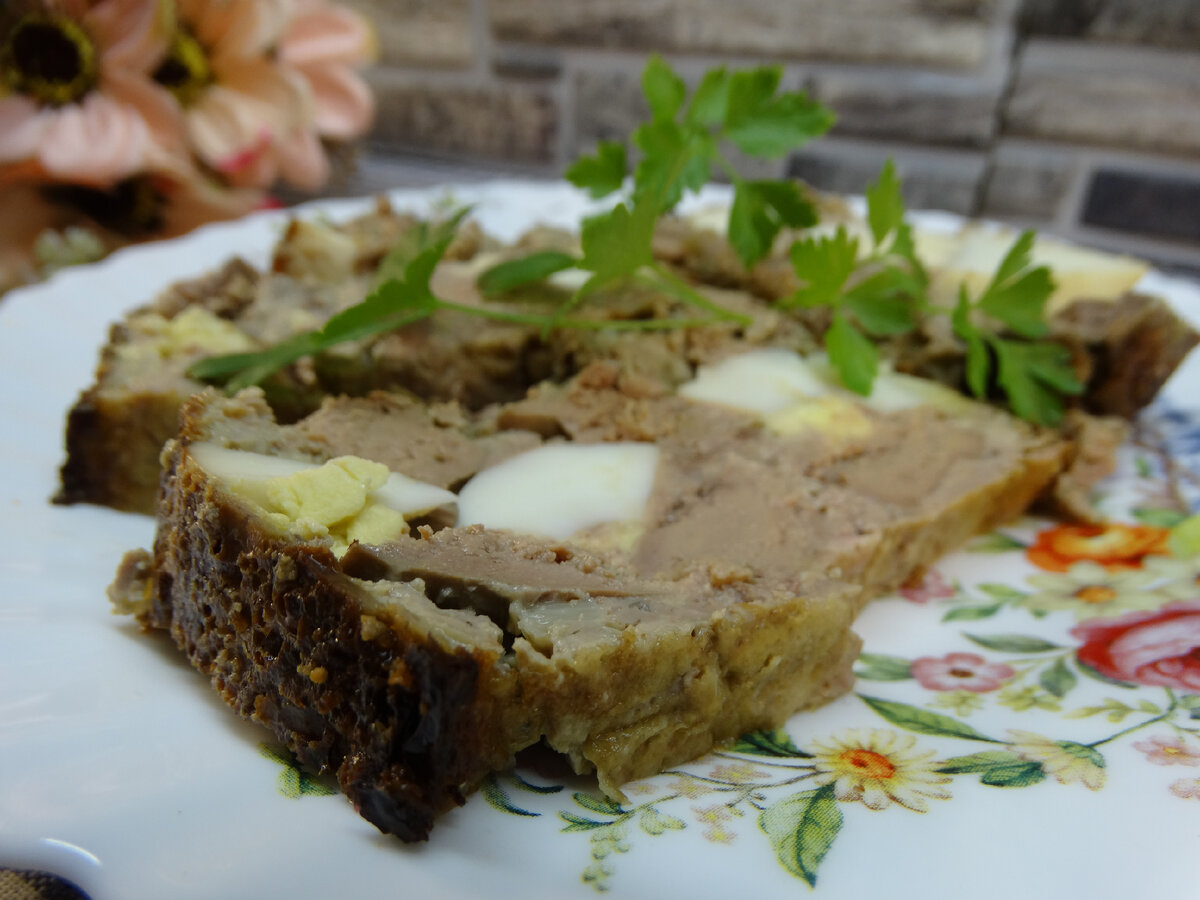 Рулет из куриной печени и яиц