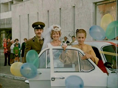 Кадр из фильма "Дамы приглашают кавалеров" Фото Яндекс картинки.