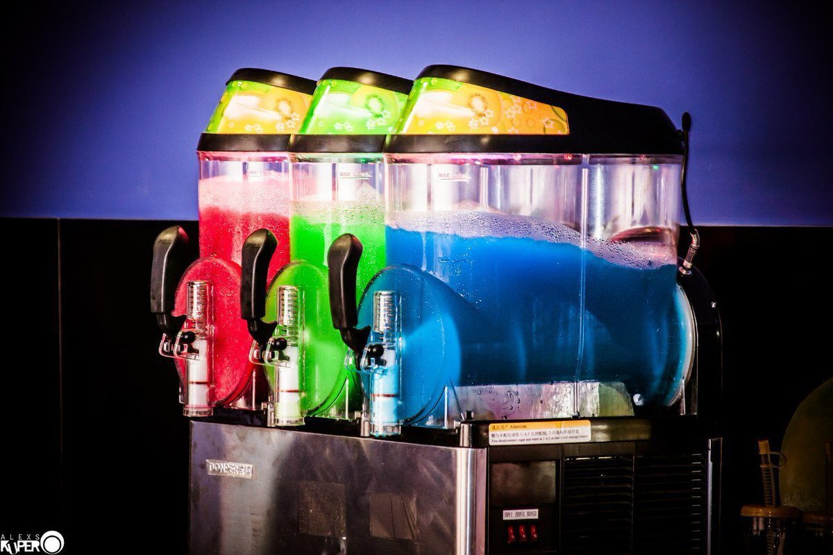 Masters and margaritas ресторан на пятницкой. Барная стойка для фотошопа в баре. Бар пре. Ресторан ночью. Ночной ресторан.