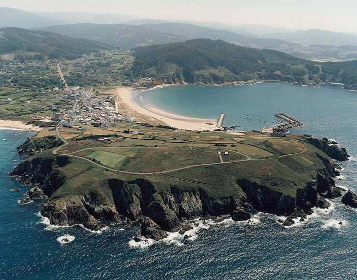 Фото из инета - так выглядит это живописное место со стороны Бискайского залива.