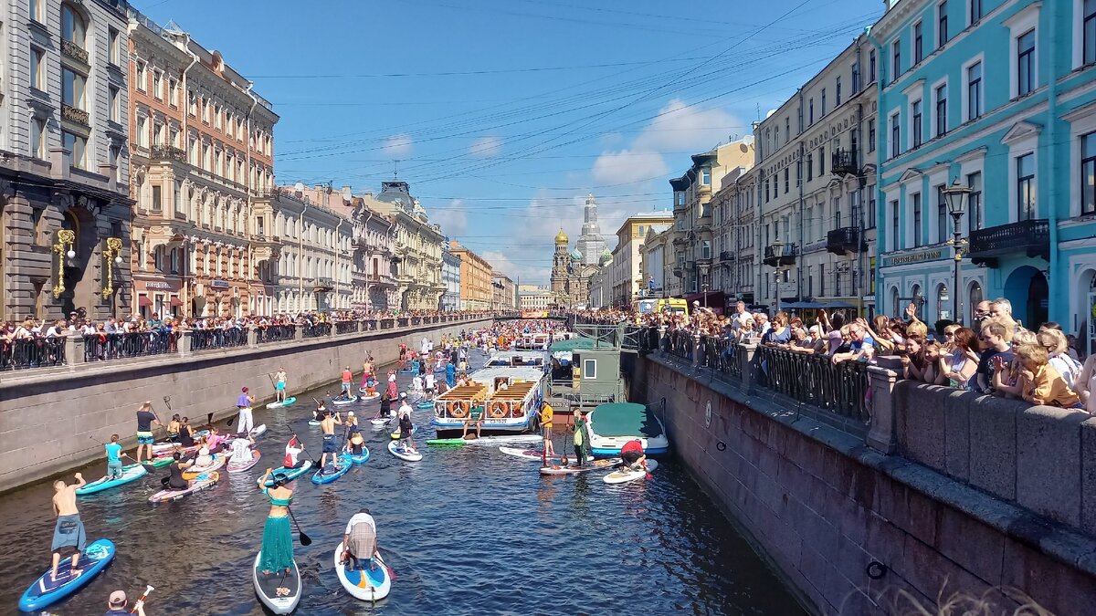 Фестиваль сап-сёрферов в Санкт-Петербурге. О нём - в конце текста. Фото автора.