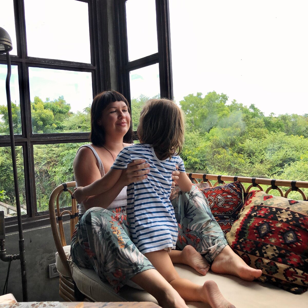 Я и моя дочь Дарья в кафе на Бали. 2020