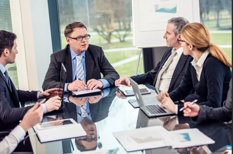 Профессия бизнесмен. Обучение трейдингу и консалтинг. Креативный работник. Такого управляющего нанимают для спасения бизнеса. Консультация специалиста.