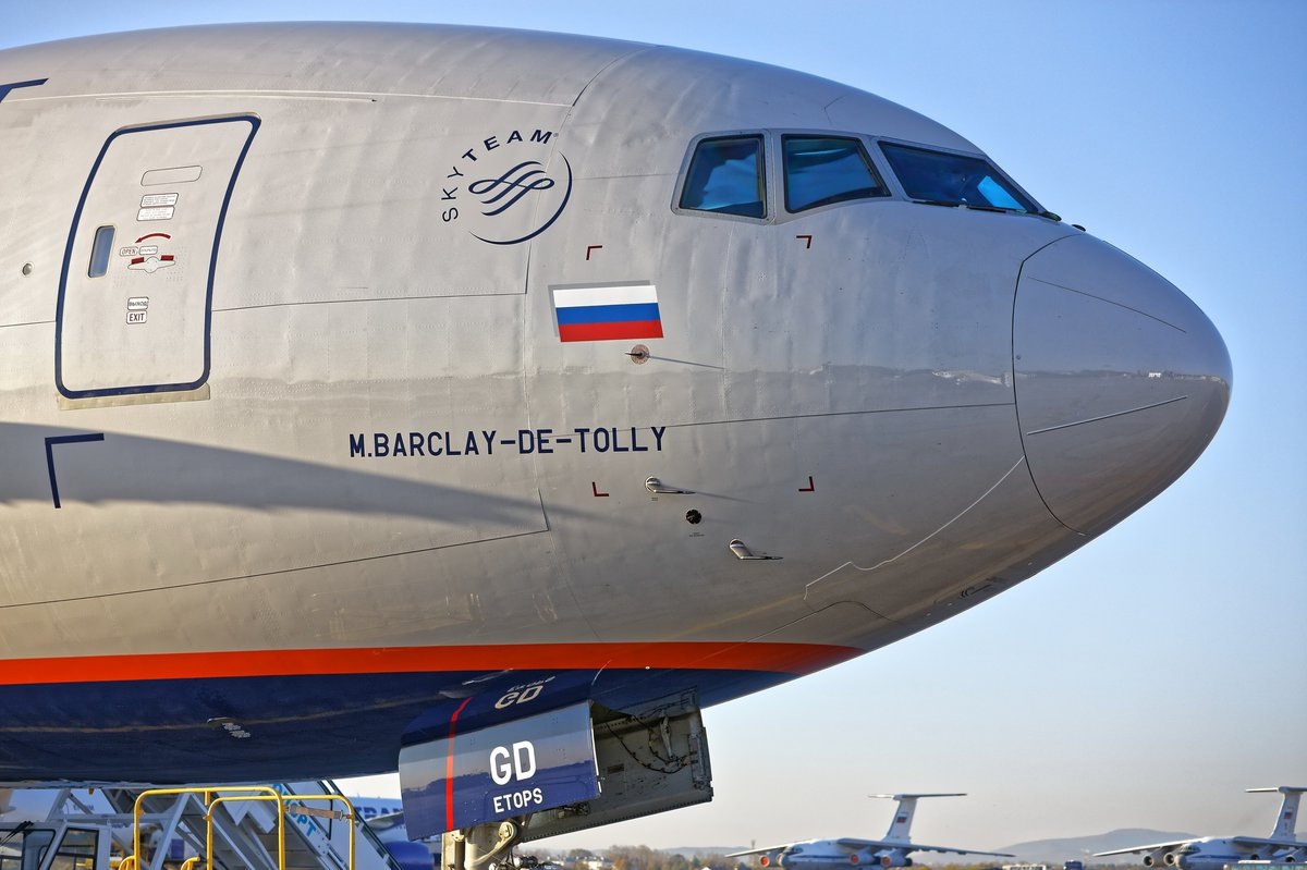 Носовая часть самолета