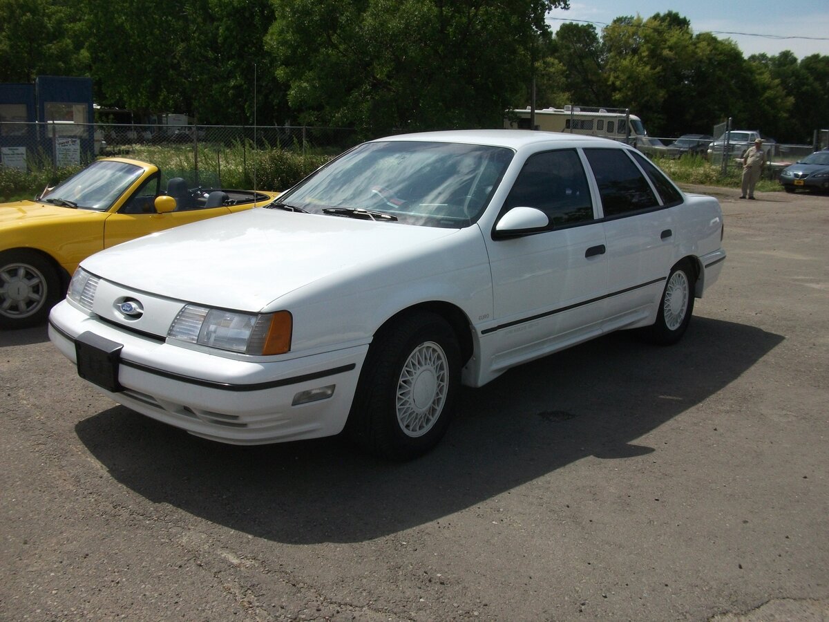 FORD Taurus первого поколения был очень успешным проектом.