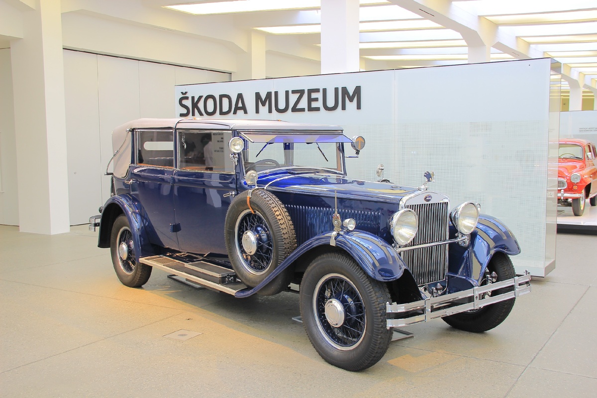 фото из музея автопроизводителя Škoda