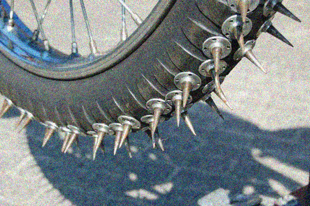 шипы на покрышке спидвейного мотоцикла Способ 1