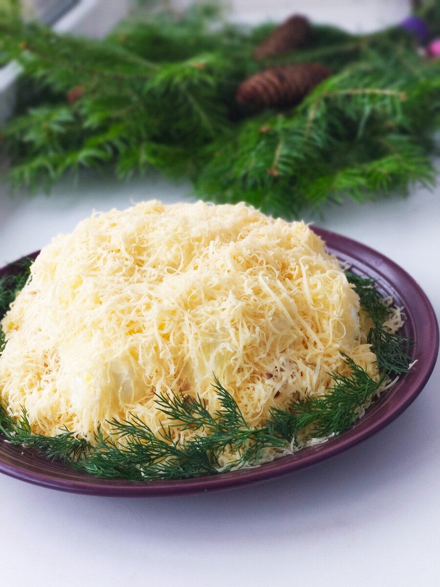 Вчера снимала рецепт салата Сугроб. Очень нежно получилось