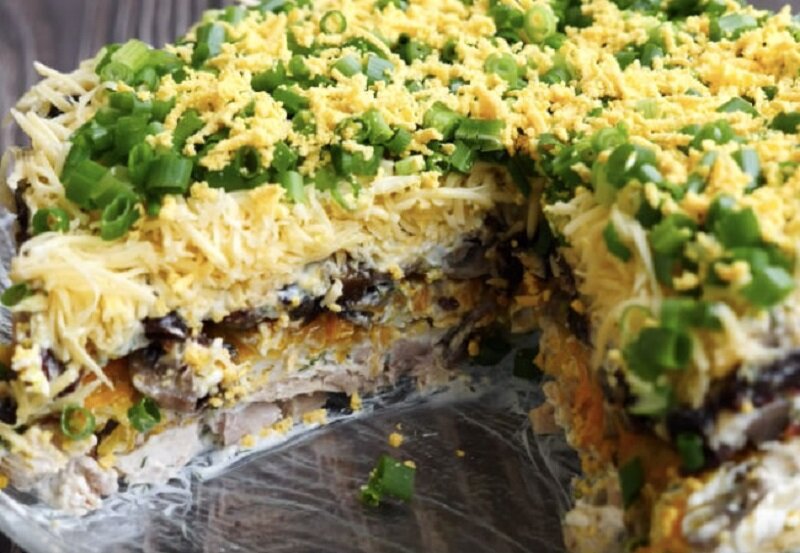 Салат с курицей черносливом и грибами - пошаговый рецепт с фото