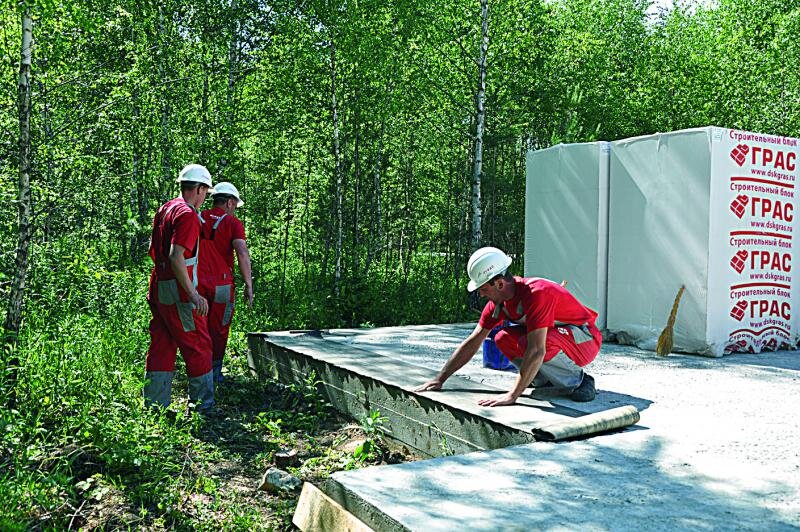 Кладка первого ряда газобетона: правила и советы