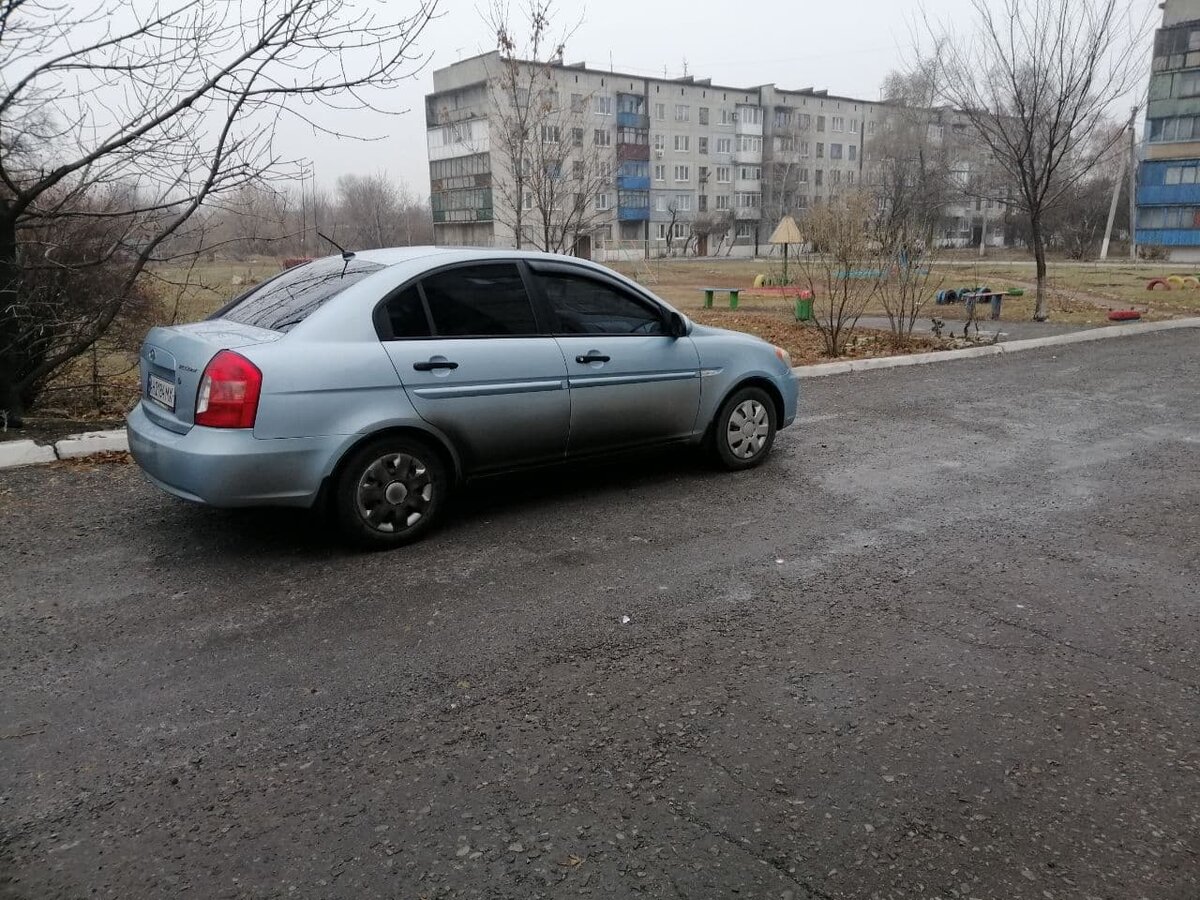 Как снять тонировку со стекла - возьмите фен и разогрейте ее