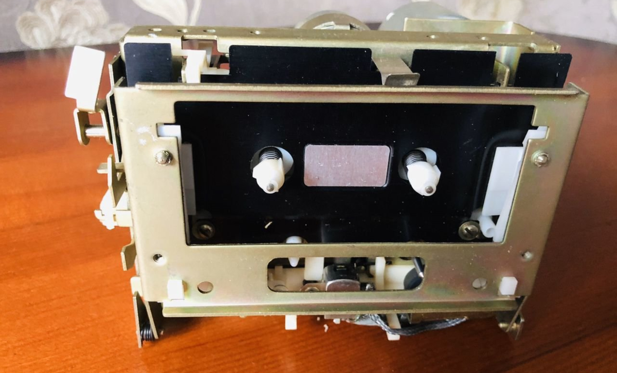 Этот кассетный магнитофон был жемчужиной Советской электронной ...
