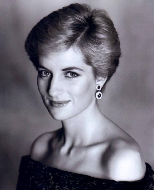 Диана, принцесса Уэльская, урождённая Диана Фрэнсис Спенсер (1961 -1997) с 1981 года по 1996 год первая жена принца Уэльского Чарльза, наследника британского престола. 
