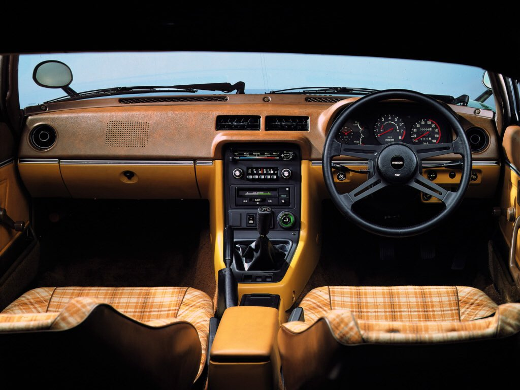 Салон саванна. Mazda RX-7 1978. Mazda rx7 Savanna 1978. Mazda Savanna RX-7. Mazda rx7 Interior.