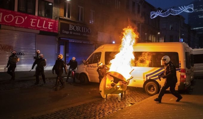 Погромы в Брюсселе. Источник: image.newsru.com