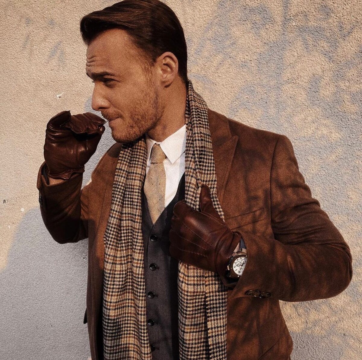 Актер Kerem Bursin