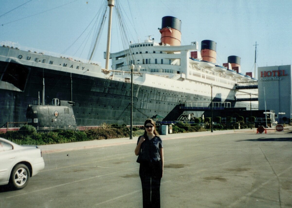 Лайнер Queen Mary 2 в Норвегии