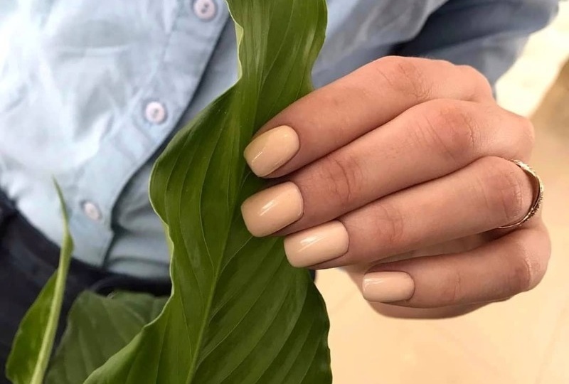 Модный маникюр 2021 года для женщин в возрасте